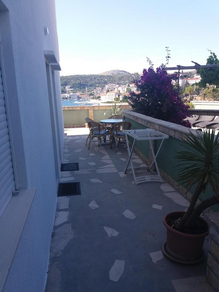 Appartement Sunset House With Seaview à Hvar Town Extérieur photo